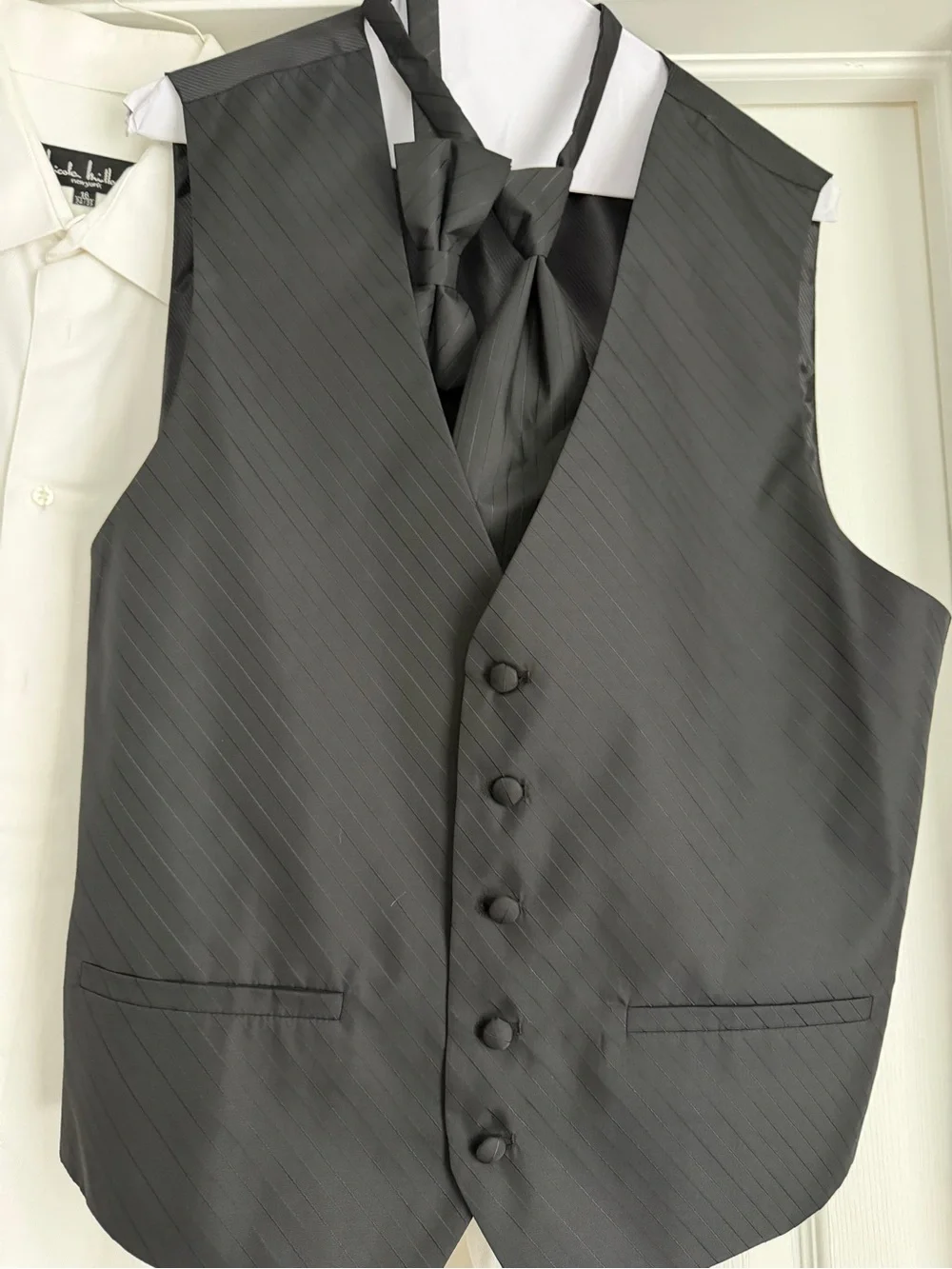 Calvin Klein Black Tuxedo Suit 42S 33x30 + Vest, Nicole Miller Shirt & 2 Ties